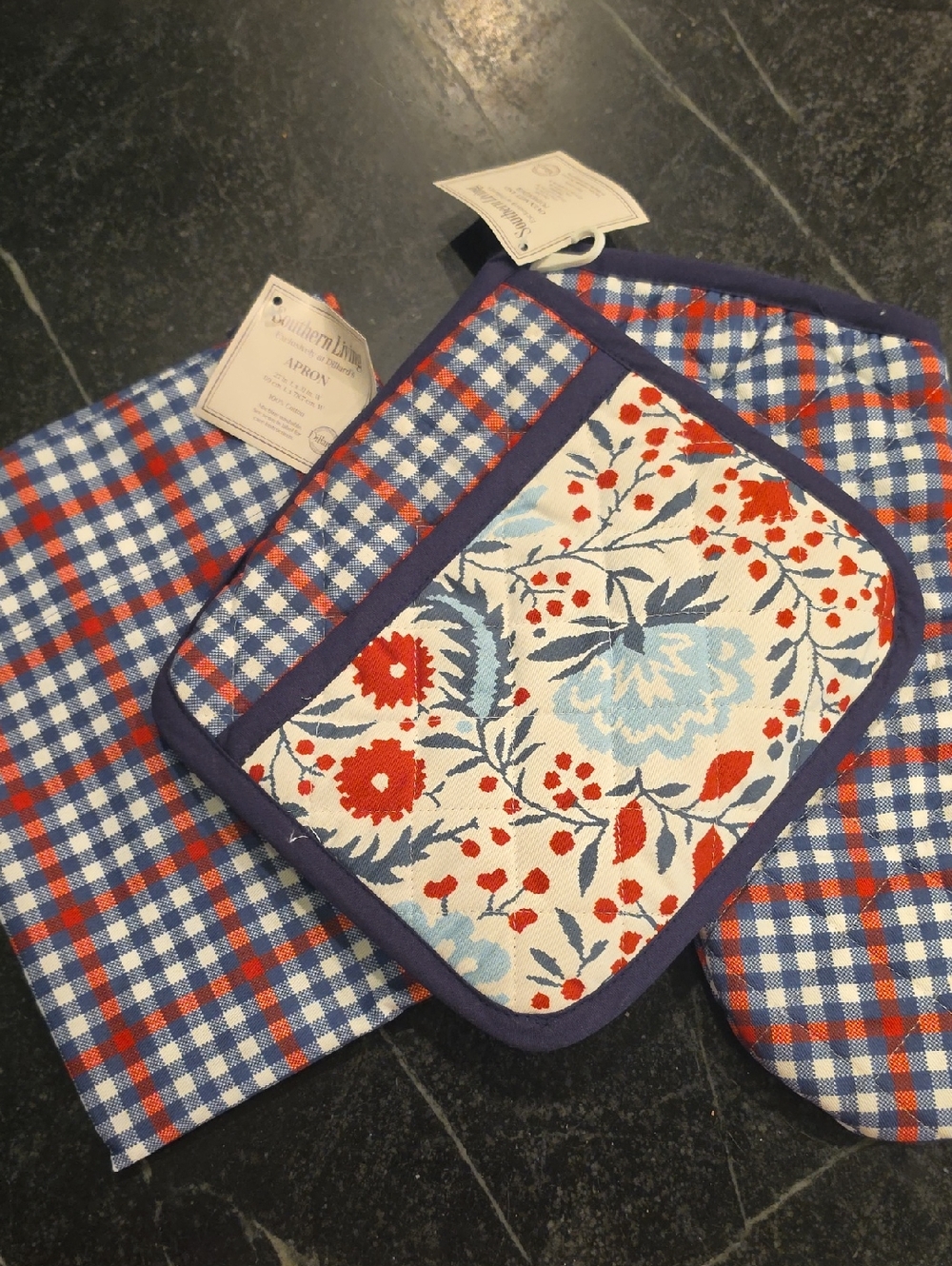 Southern Living NWT Americana Gingham and Block Apron and Potholder and Mitt set